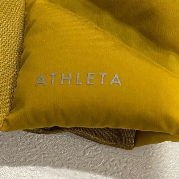 Athleta Puffer Vest Small – Mustard Yellow Quilted Sleeveless Jacket Warm Zip Ve - Picture 8 of 13